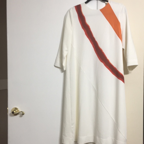 White classy dress - Picture 4 of 4